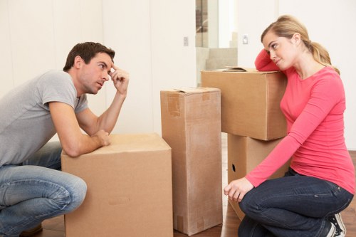 Local Chelsea moving van for flats and houses