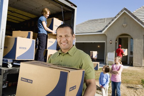 Careful packing and loading of furniture for a Chelsea move
